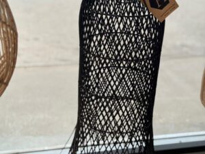 lampara de ratan negra