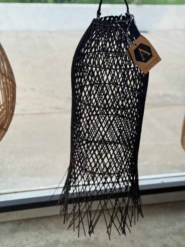 lampara de ratan negra