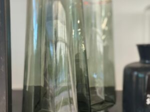 858b13fb-c2b1-494a-8e89-d291f6b17273 florero