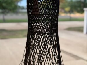 lampara de ratan negra