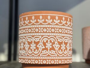 f6363de8-722b-4db6-8797-cd30e365886e maceta naranja grande